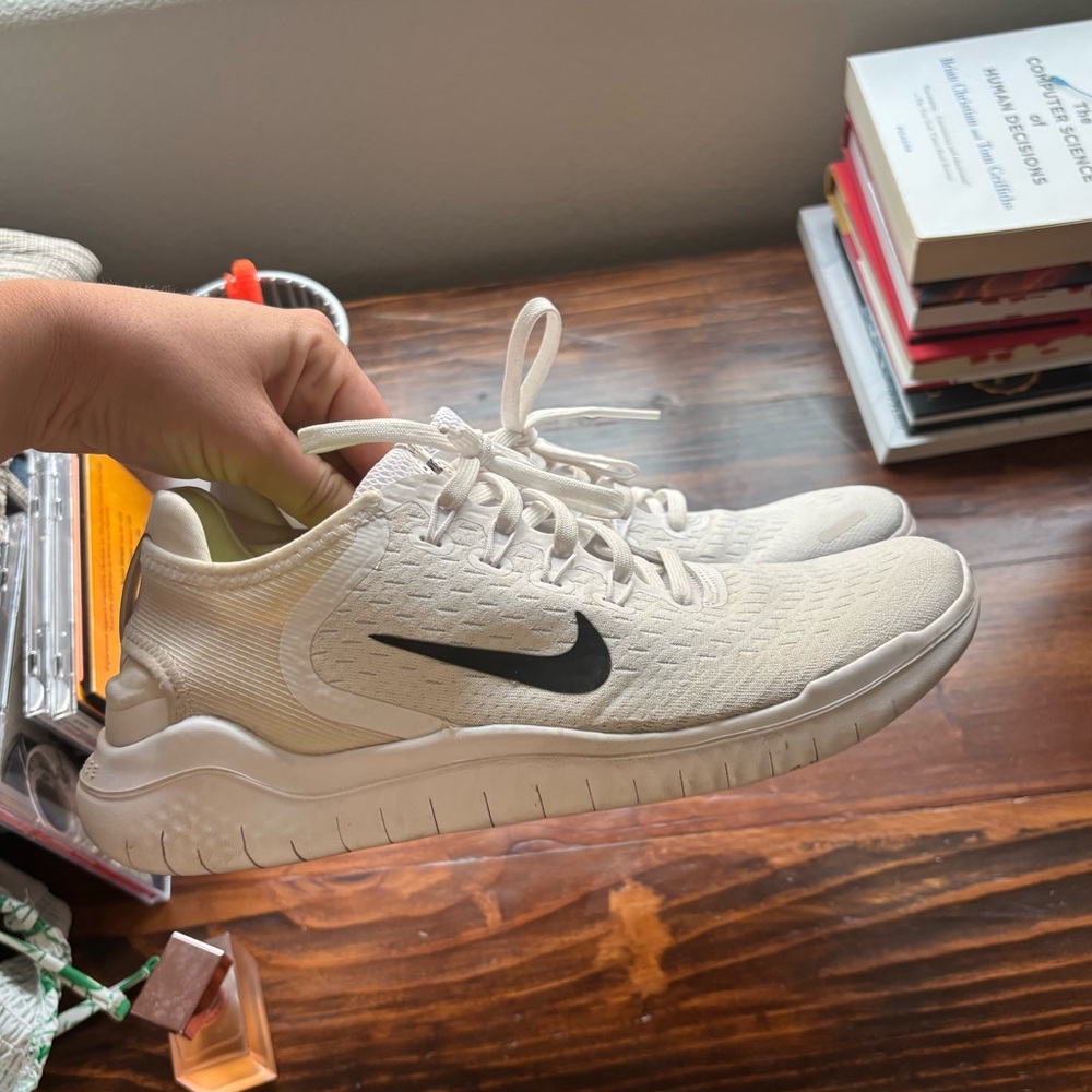 White Nike Free RN
